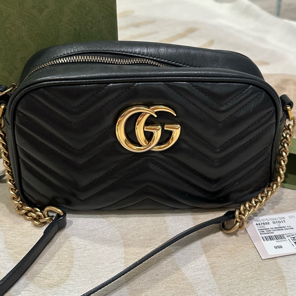 Gucci Marmont Crossbody Bag Chevron Leather Gold Chain Black Purse